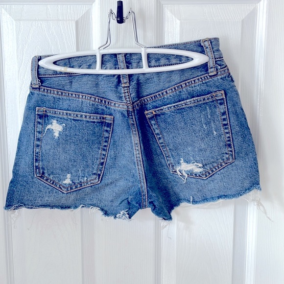 We The Free distressed jean shorts - Picture 2 of 2